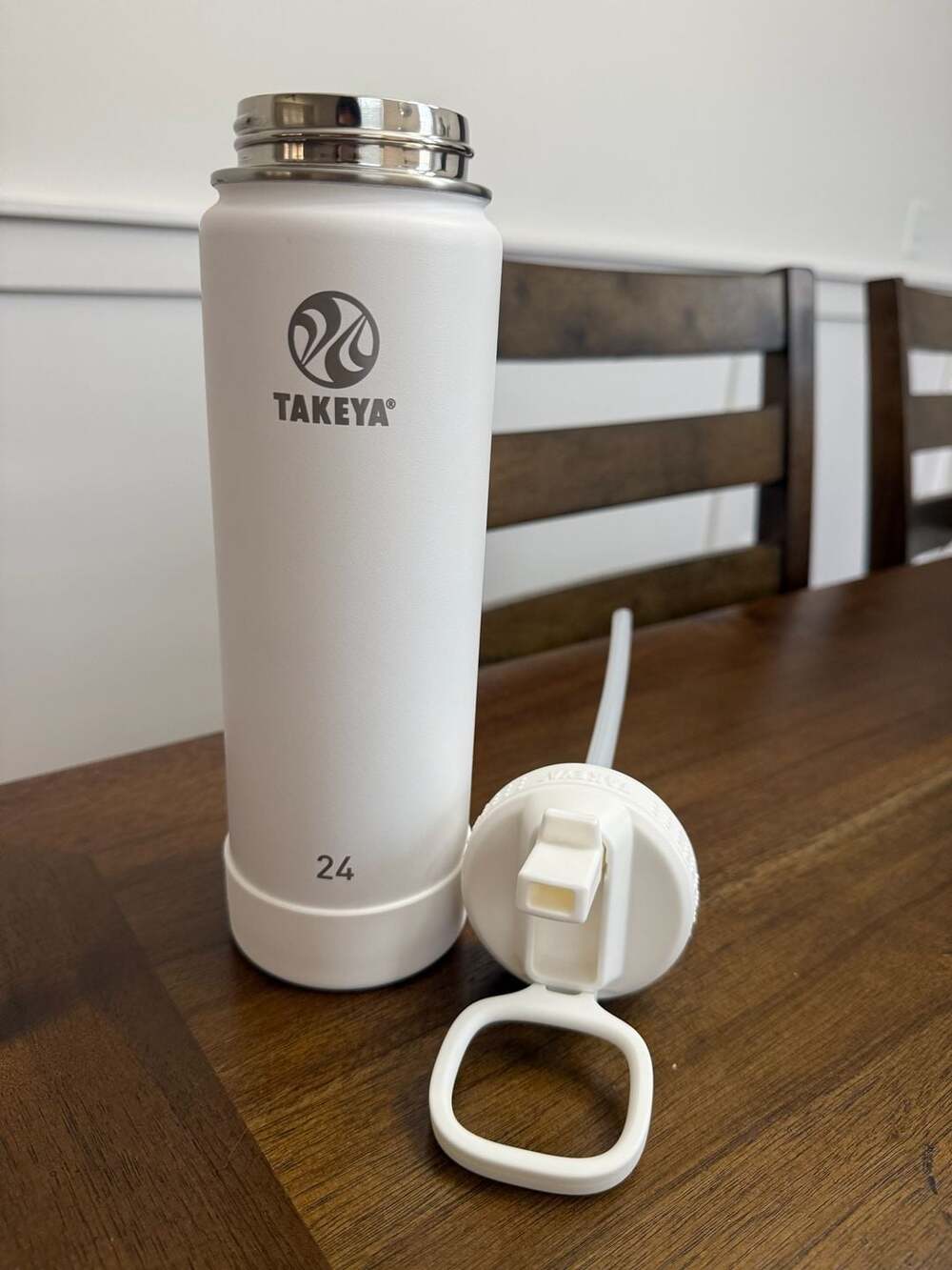 NWOT Takeya Actives 24 oz Insulated Stainless Steel Water Bottle Malibu Edition
